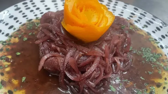 Tonno Ubriaco — Thunfisch mit Rotweinzwiebeln — Unpodiverso Bruchsal